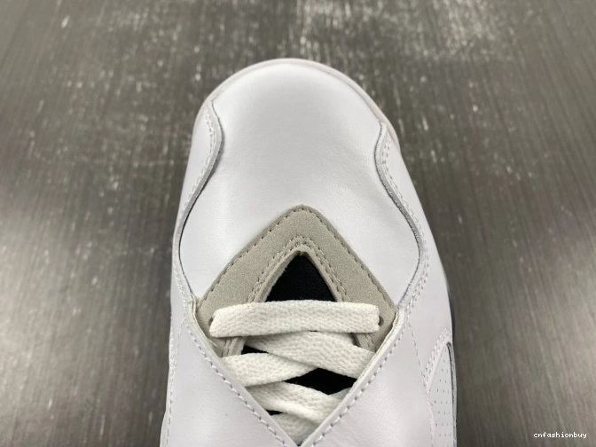 Bunny 8 Retro (2013) Bugs Air Jordan 305381-103 0819